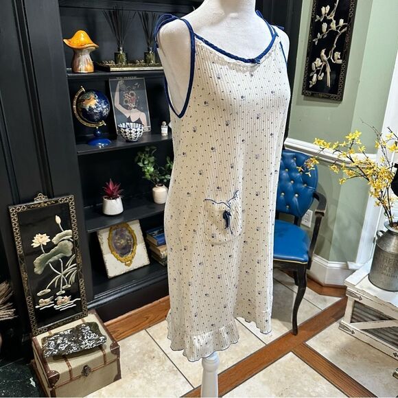 Yikel Vingtage Floral Dress/Nightgown Size Medium - Picture 4 of 10